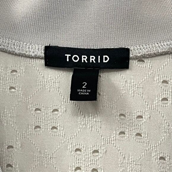 New Torrid Grey Eyelet Zip Up Jacket - Size 2X - Picture 4 of 5